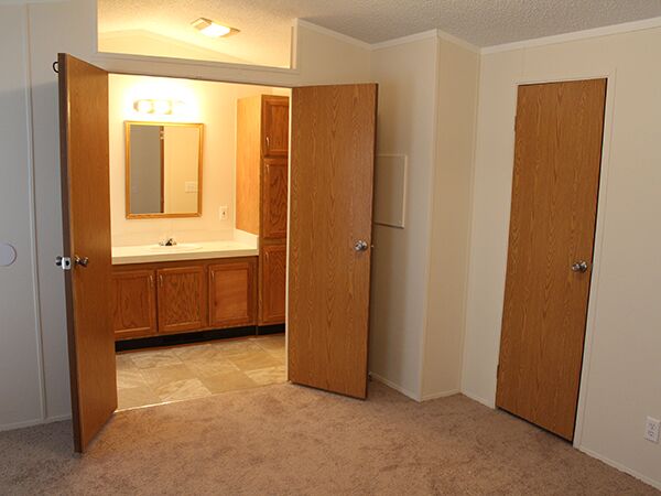 Commerce Meadows 135 Heartwood DriveWixom, MI 48393