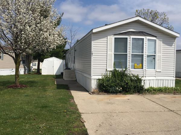 Commerce Meadows 191 PepperidgeWixom, MI 48393