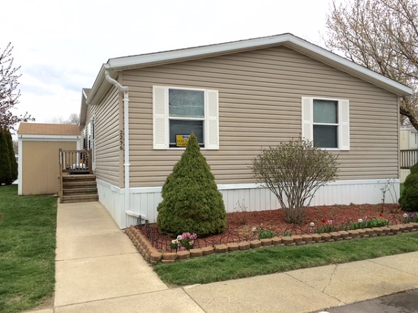 Stratford Villa 2256 GageWixom, MI 48393