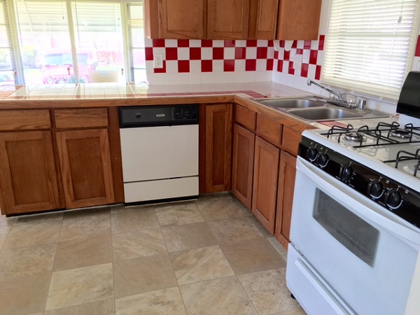 Stratford Villa 2328 Hall LaneWixom, MI 48393