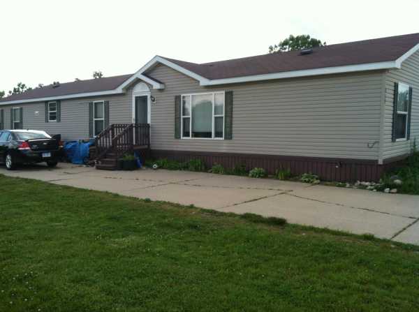 Grand Blanc Crossing 315 Fox Chase BlvdGrand Blanc, MI 48439
