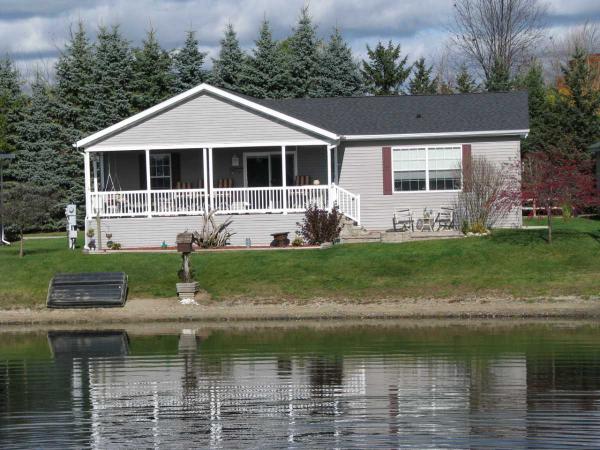 Pine Lakes Mobile Home Park 2712 Pensicola CourtLapeer, MI 48446