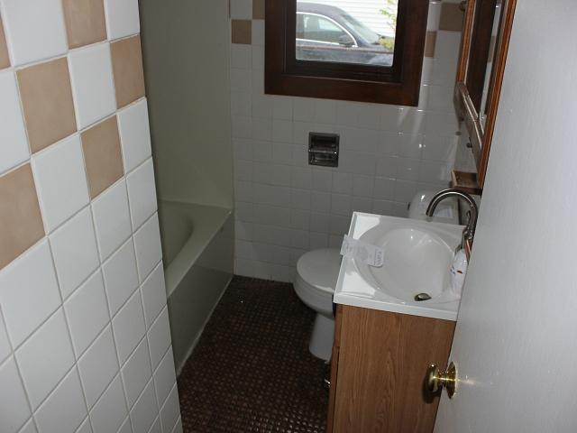 3811 Huggins AveFlint, MI, 48506Genesee County