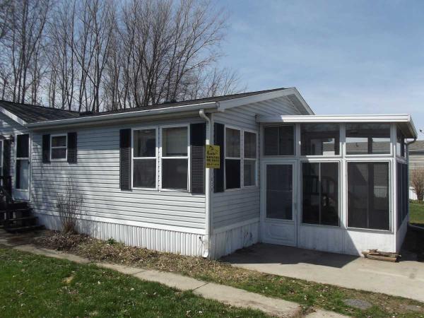 Fairfield Manor 1038 Grouse DrBay City, MI 48706