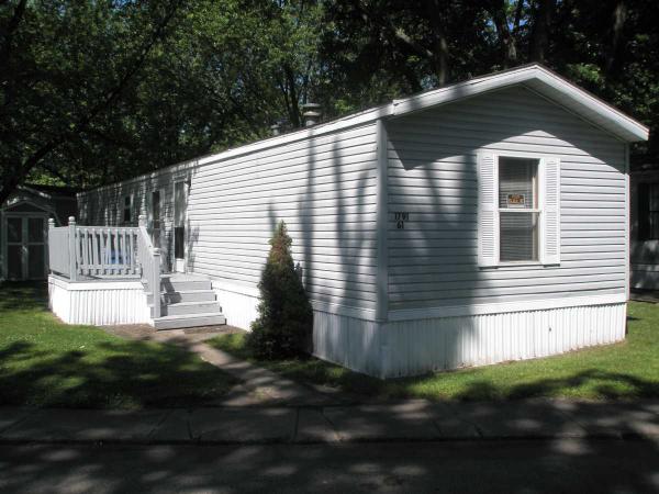 Bay Village Mobile Home Estates 1274 W. Hampton RoadLot #61Essexville, MI 48732