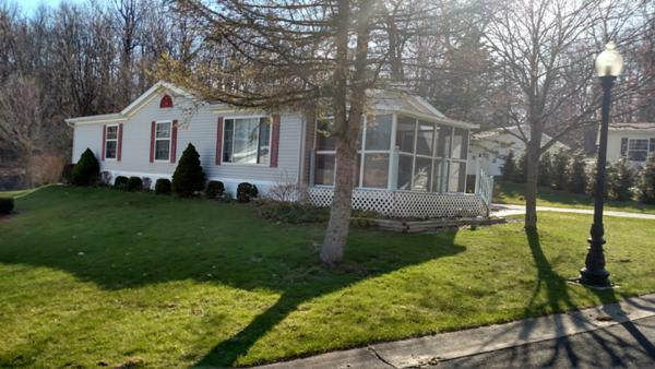 Sherwood Forest Mobile Home Estates 1133 Yeomans St lot 124Ionia, MI 48846