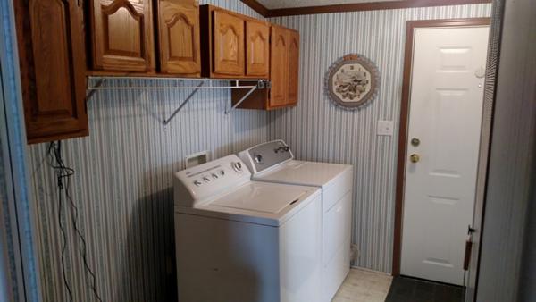Sherwood Forest Mobile Home Estates 1133 Yeomans St lot 124Ionia, MI 48846