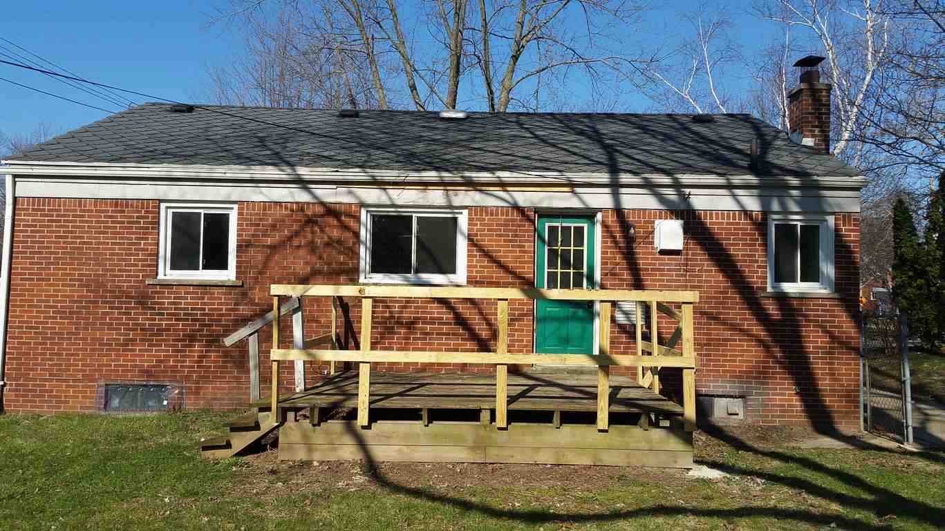 2222 WestburyLansing, MI, 48906Ingham County