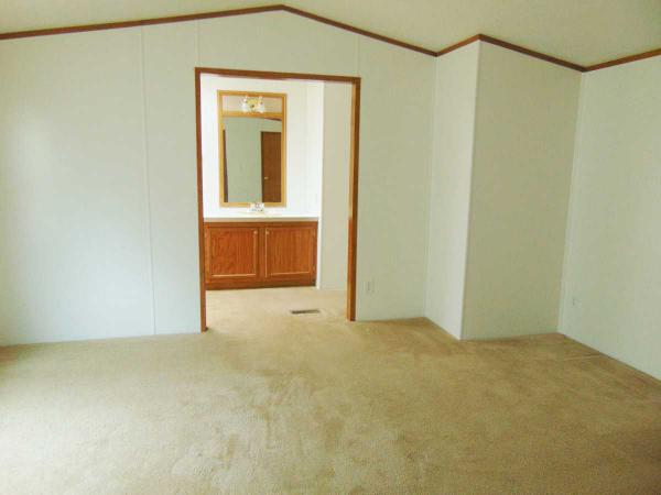 Stonegate Manufactured Housing Community 2700 Eaton Rapids Road, Lot #61Lansing, MI 48911