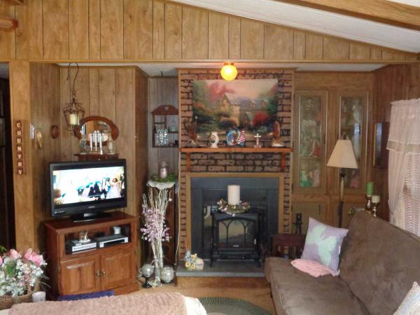 English Meadows 3243 CheshireJacskon, MI 49201