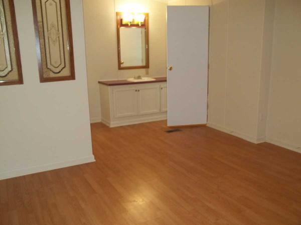 Cozy Manufactured Home Community 175 Laurie CircleJackson, MI 49203