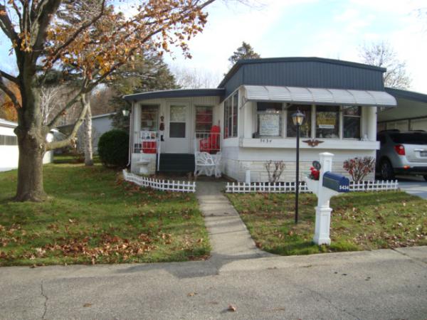 Leisure Village5434 Kingbird Ct NE #112Belmont, MI 49306