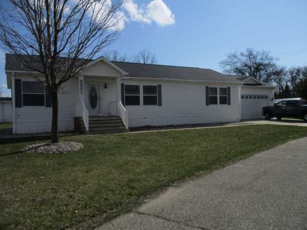 Apple Carr Village 4831 Empire PlaceMuskegon, MI 49442