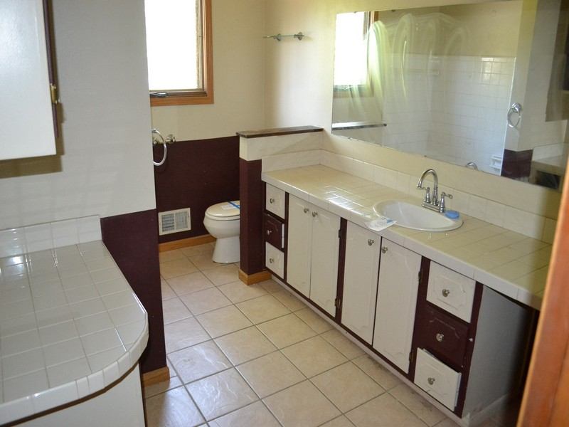 1129 Springwood DrGrand Rapids, MI, 49508Kent County
