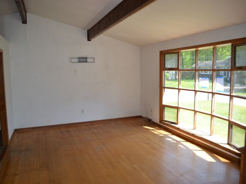 1129 Springwood DrGrand Rapids, MI, 49508Kent County