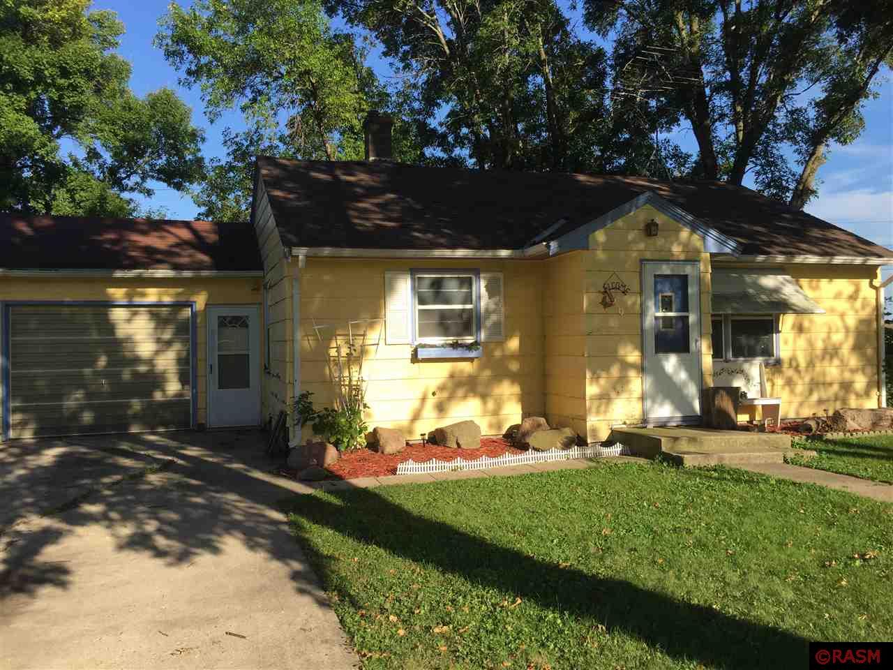 120 NE 4th, Buffalo Center, MN 50424