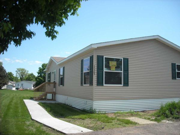 North Creek Mobile Home Community 17365 North Creek DriveFarmington, MN 55024