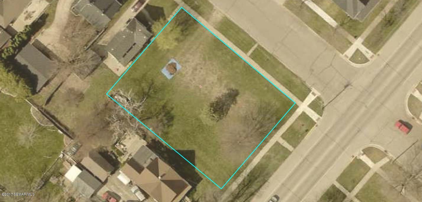 600 W Lyon Avenue, Lake City, MN 55041