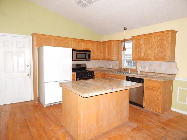 222 Mac StNew Market, MN, 55054Scott County