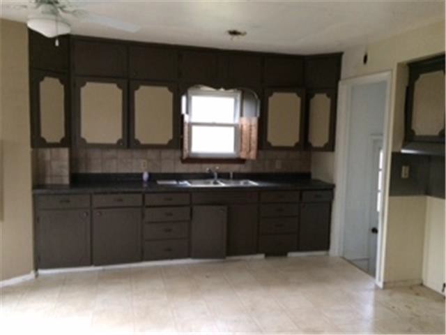 627 E Academy StOwatonna, MN, 55060Steele County