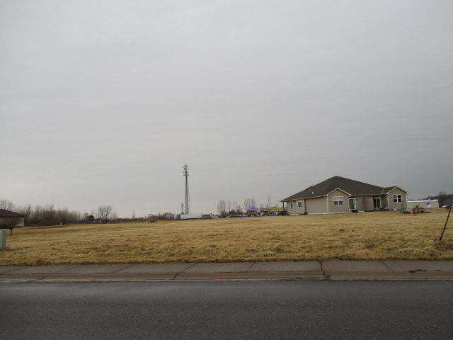 725 S Rush Creek Ln, Rush City, MN 55069