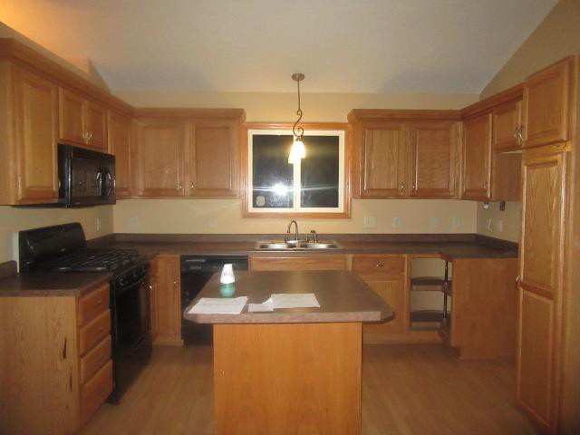 912 Earl StSaint Paul, MN, 55106Ramsey County