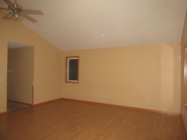 912 Earl StSaint Paul, MN, 55106Ramsey County