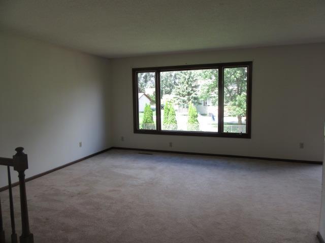 883 Westwind DrLittle Canada, MN, 55109Ramsey County