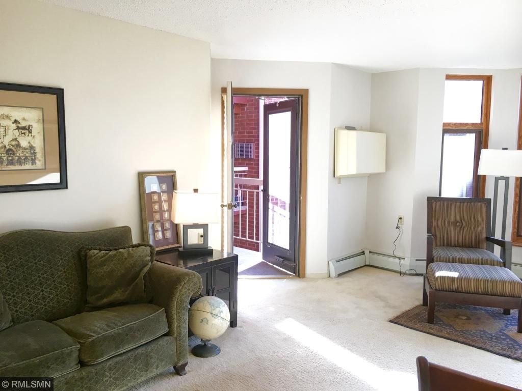 500 County Road B W, Roseville, MN 55113