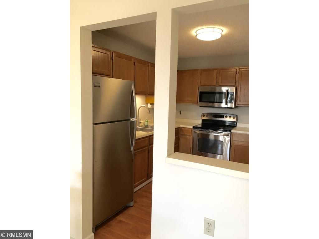 500 County Road B W, Roseville, MN 55113