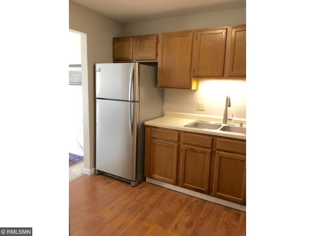 500 County Road B W, Roseville, MN 55113