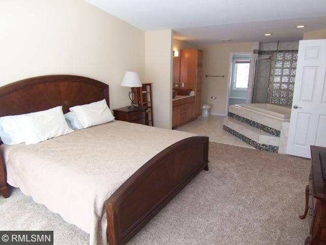 230 Marie Avenue W, West Saint Paul, United States 55118