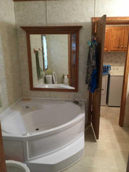 Rolling Hills Estates 1344 Rolling Hills DrMaplewood, MN 55119