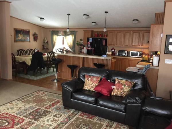 Rolling Hills Estates 1325 Birchview Dr.Maplewood, MN 55119
