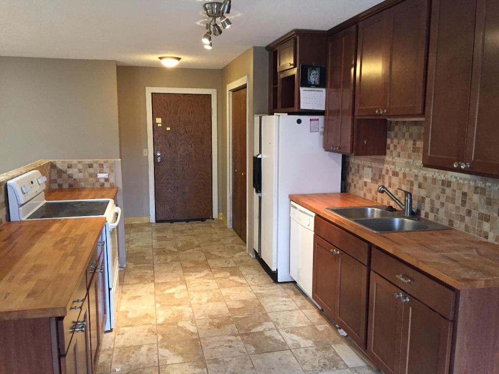 3861 Gold Point, Eagan, MN 55122