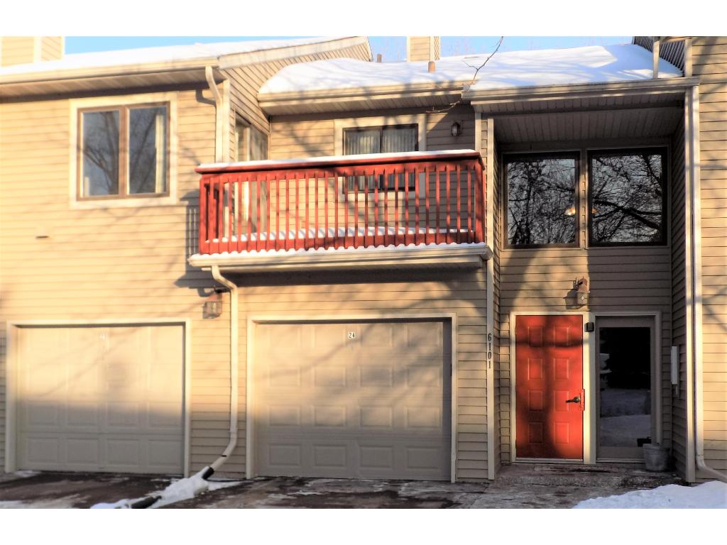 6101 Courtly Alcove, Woodbury, MN 55125