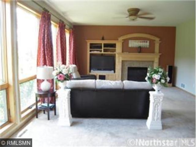 10921 Maple Boulevard, Woodbury, MN 55129