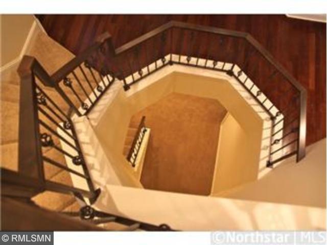 8766 Stonefield lane, Chanhassen, MN 55317