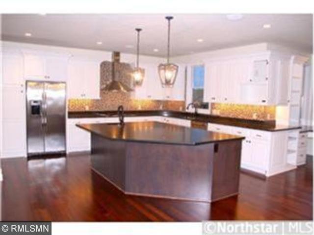 8766 Stonefield lane, Chanhassen, MN 55317