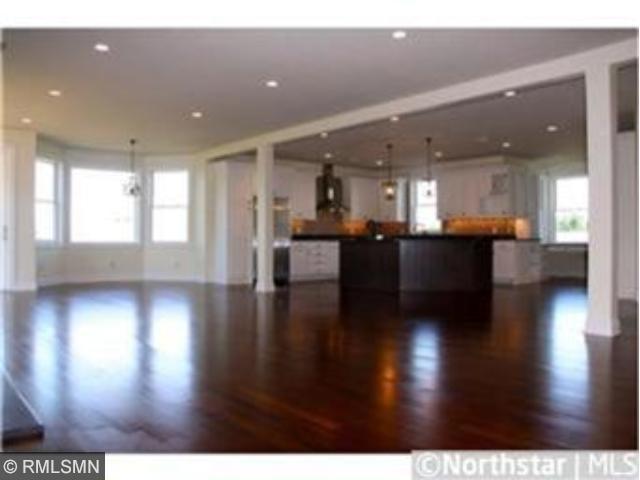 8766 Stonefield lane, Chanhassen, MN 55317