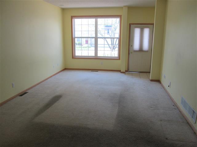 7675 Coneflower Curve N NChanhassen, MN, 55317Carver County