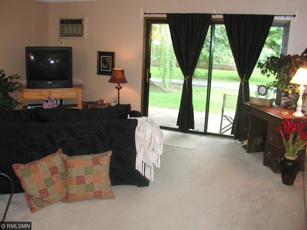 110285 Village Road, Chaska, MN 55318
