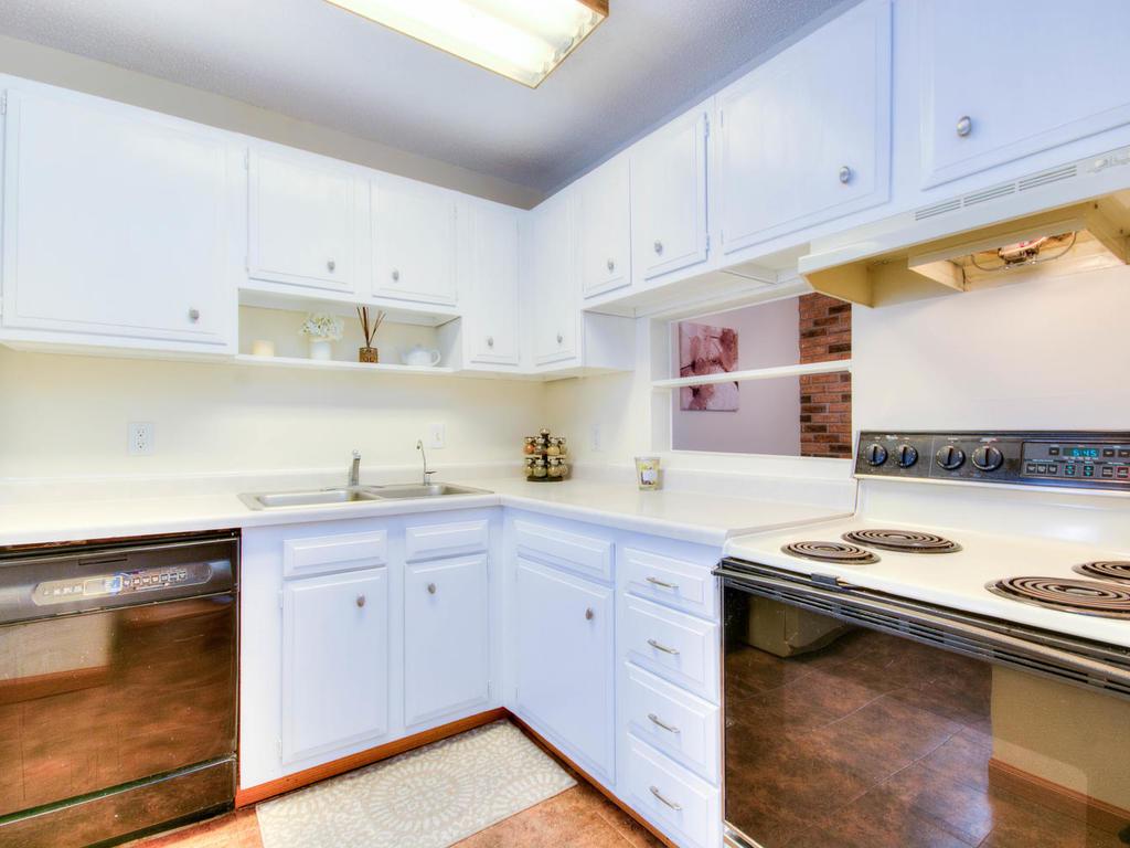 1560 Millpond Court, Chaska, MN 55318