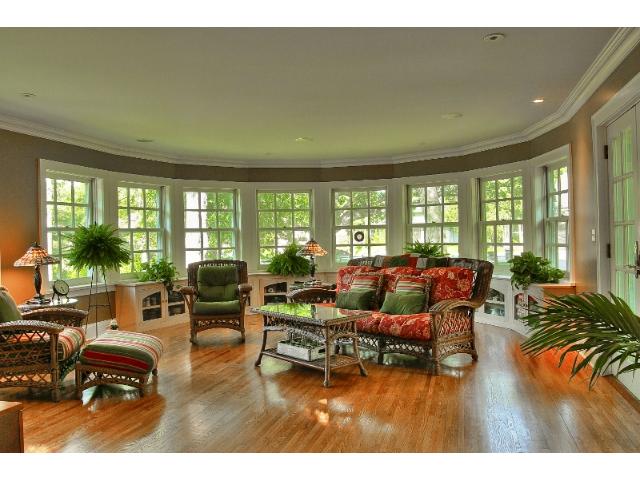 5990 Lake Linden Court, Shorewood, MN 55331