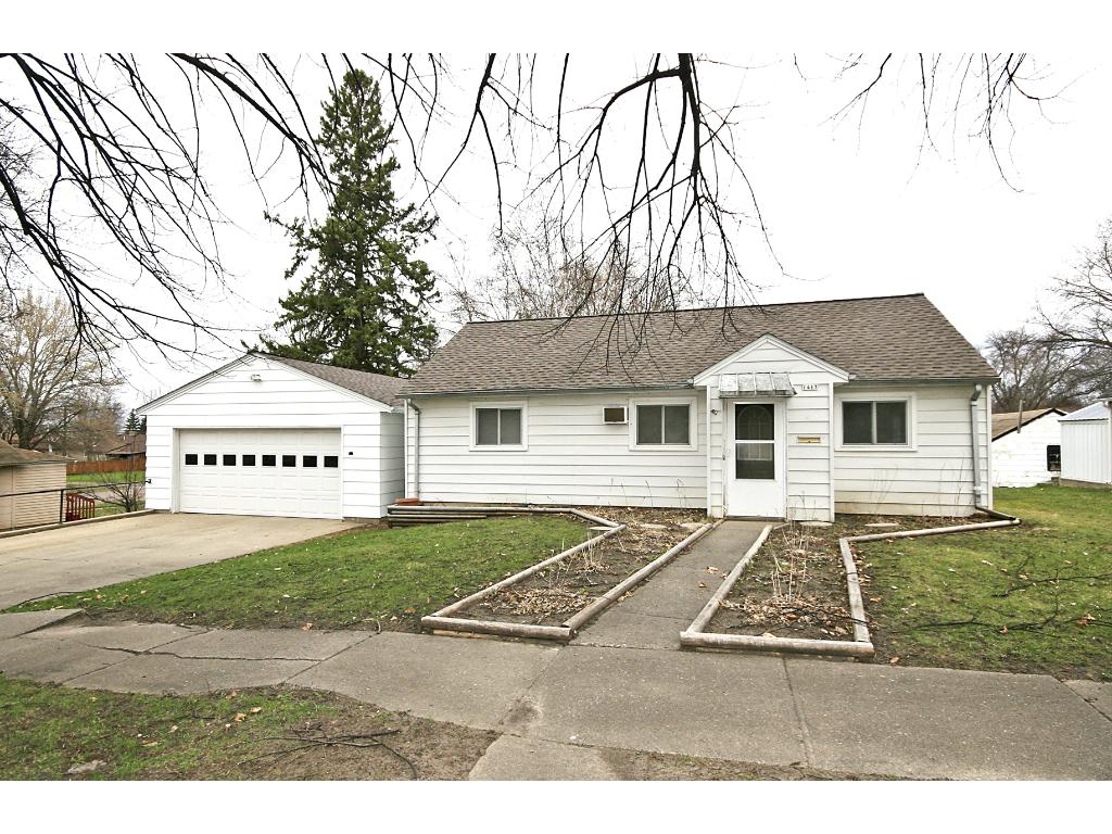 1413 Baxter Avenue N, Glencoe, MN 55336