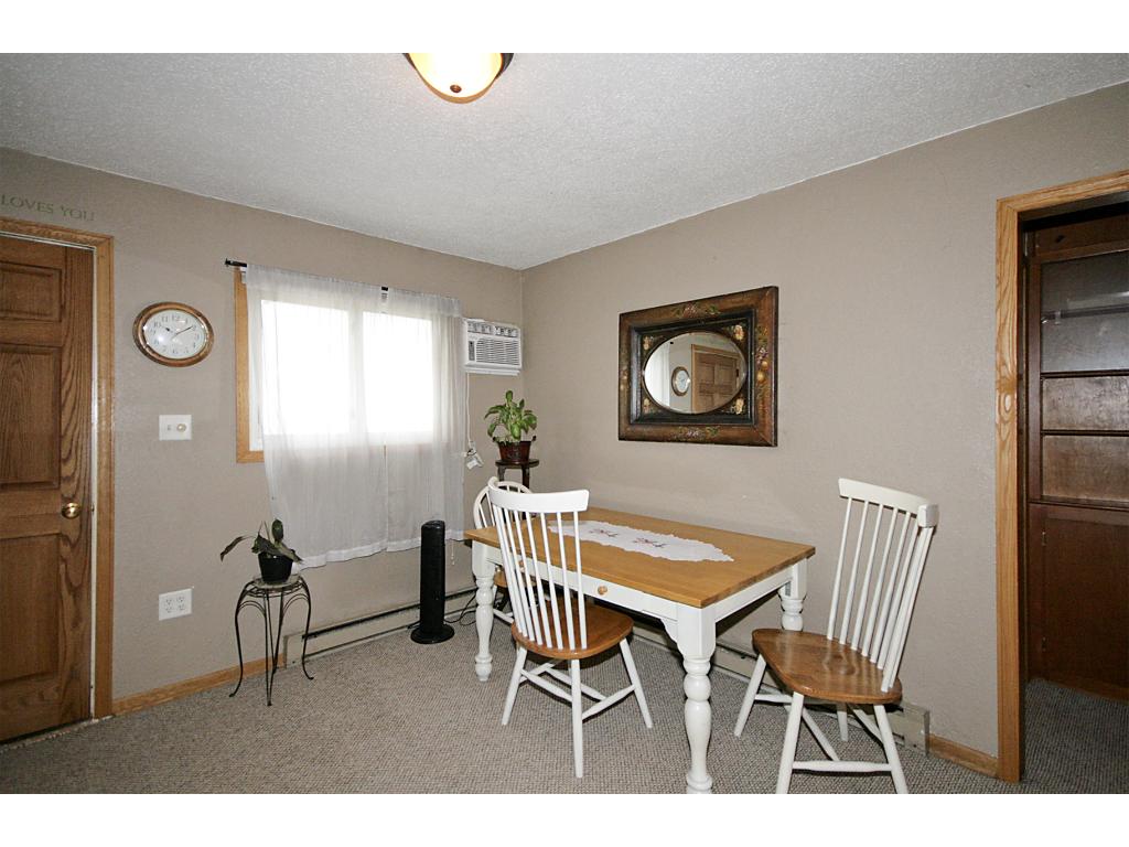1413 Baxter Avenue N, Glencoe, MN 55336