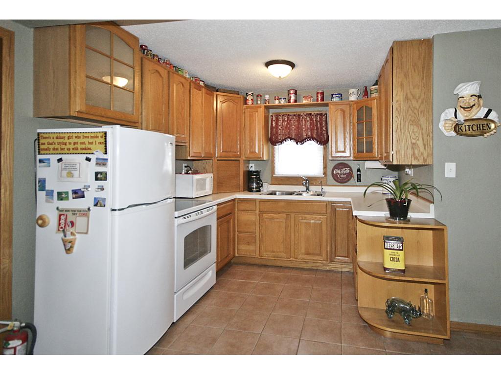 1413 Baxter Avenue N, Glencoe, MN 55336