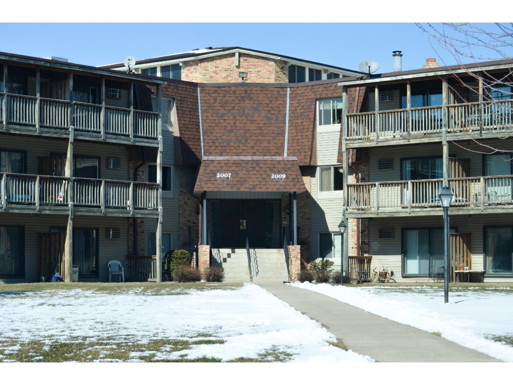 2007 E 122nd Street, Burnsville, MN 55337