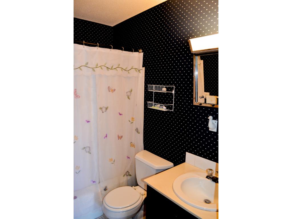 2007 E 122nd Street, Burnsville, MN 55337