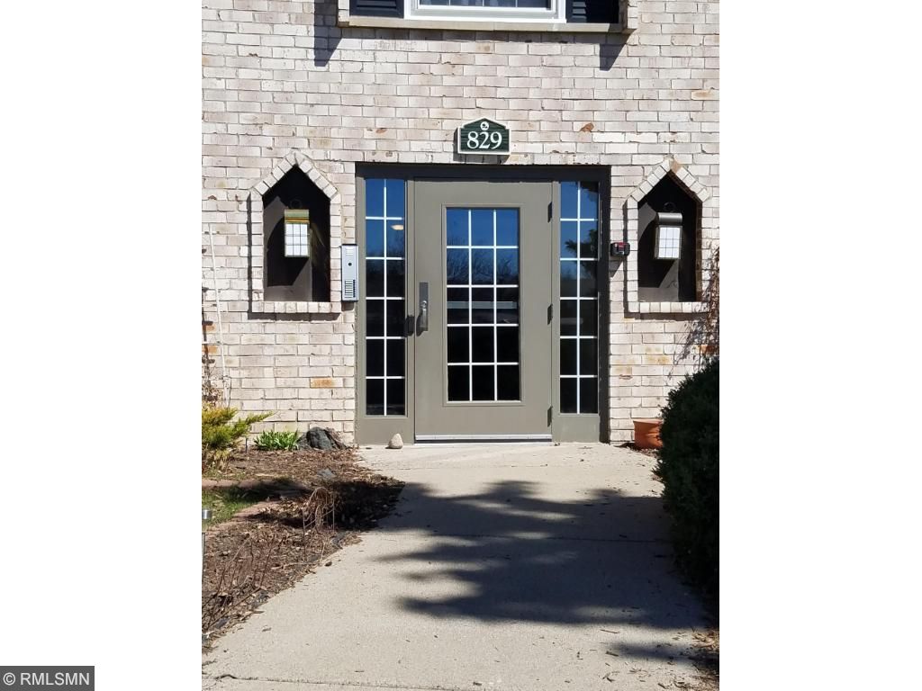 829 Old Settlers Trail, Hopkins, MN 55343